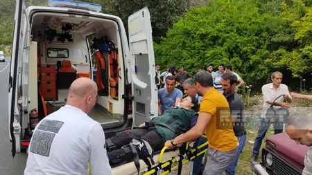 Şəkidə yol qəzası olub, 3 nəfər xəsarət alıb