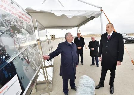 Президент ознакомился со строительством новой автодороги Баку-Губа-госграница России - ОБНОВЛЕНО - ФОТО