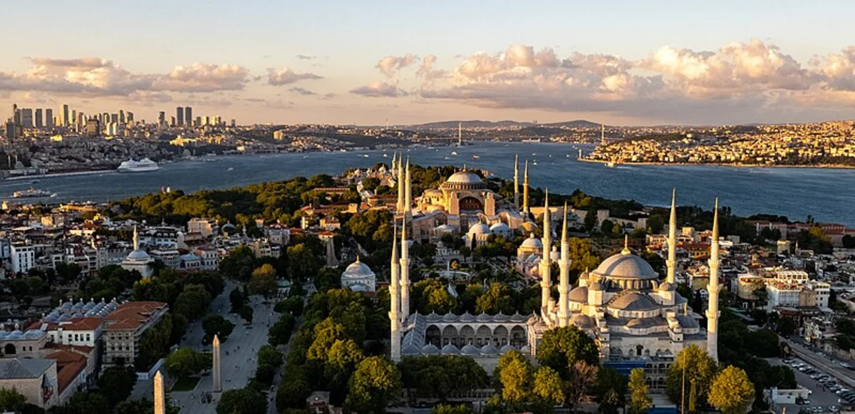 İstanbulun dörd rayonunda kütləvi tədbirlər bir günlük qadağan edilib