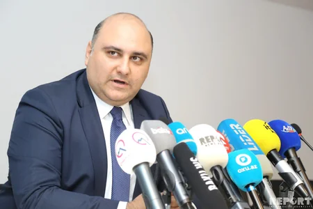 “İçərişəhər” İdarəsi: Görürsünüz ki, dayaqlar abidədən 1,5 metr aralı quraşdırılıb - VİDEO