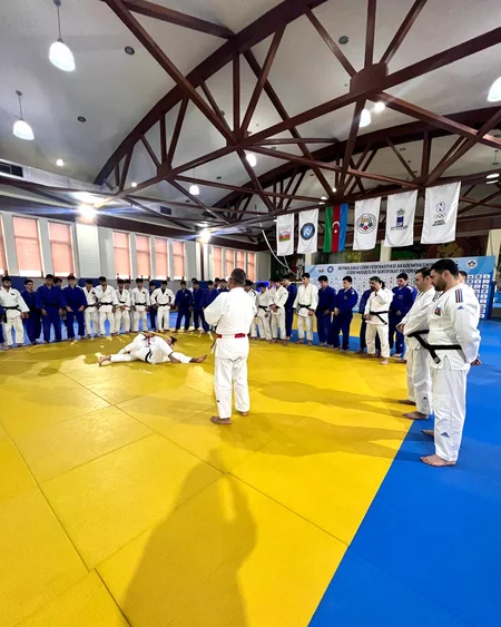 Yeniyetmə cüdoçular üçün ustad dərsi keçirilib
