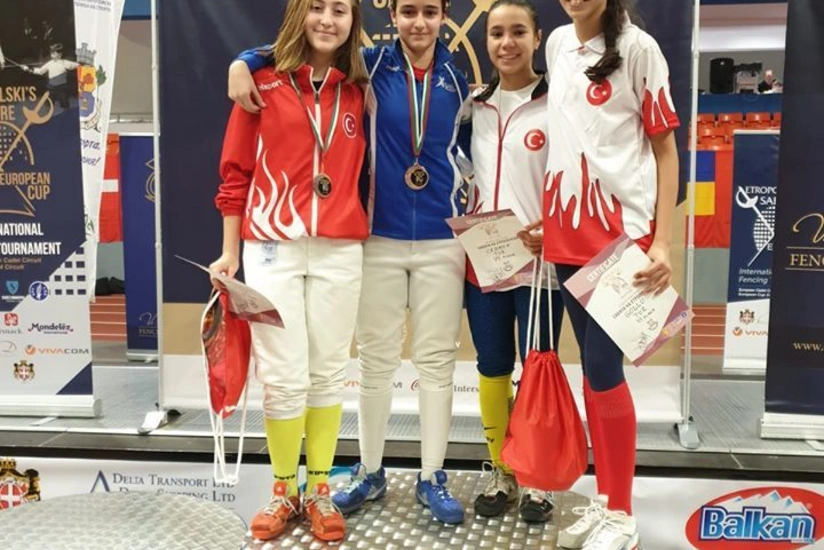 Азербайджанская фехтовальщица завоевала серебро