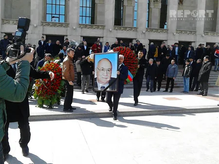 Maqsud İbrahimbəyov I Fəxri xiyabanda dəfn edilib