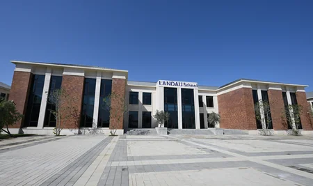 Prezident və Birinci xanım “Sea Breeze”də LANDAU Məktəbinin və “The Grand” apart hotelinin açılışında iştirak ediblər - YENİLƏNİB