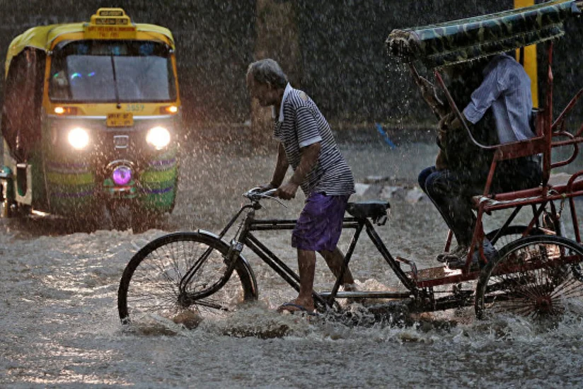 Hindistanda daşqın qurbanlarının sayı 222 nəfərə çatıb