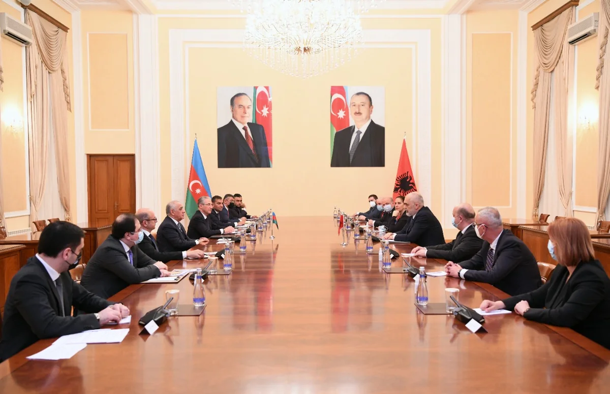 Əli Əsədov Albaniyanın Baş naziri Edi Rama ilə görüşüb