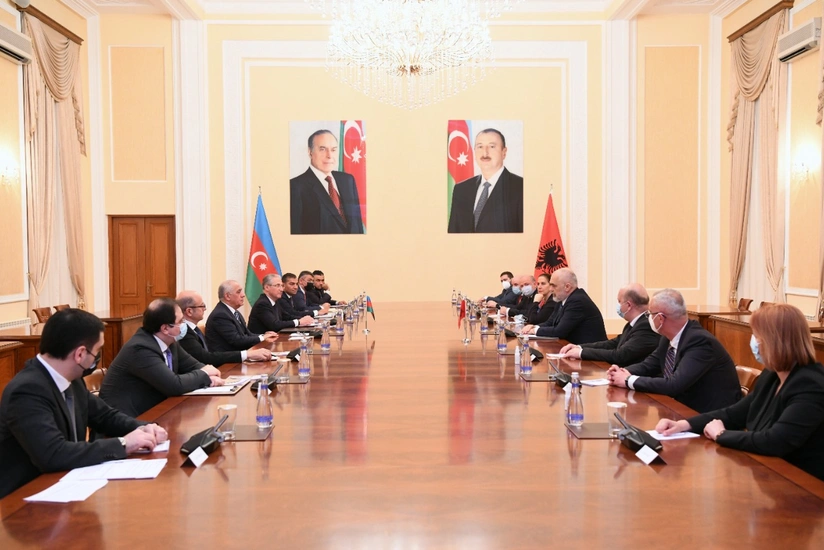 Əli Əsədov Albaniyanın Baş naziri Edi Rama ilə görüşüb