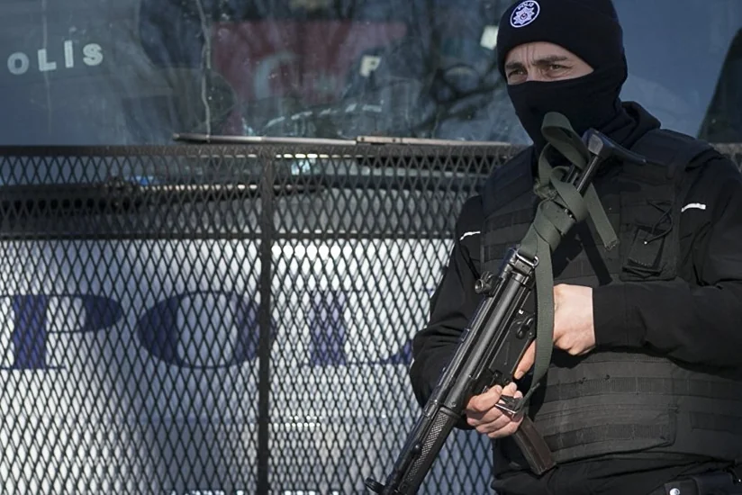 Двое полицейских погибли на юге Турции в ходе обстрела поста
