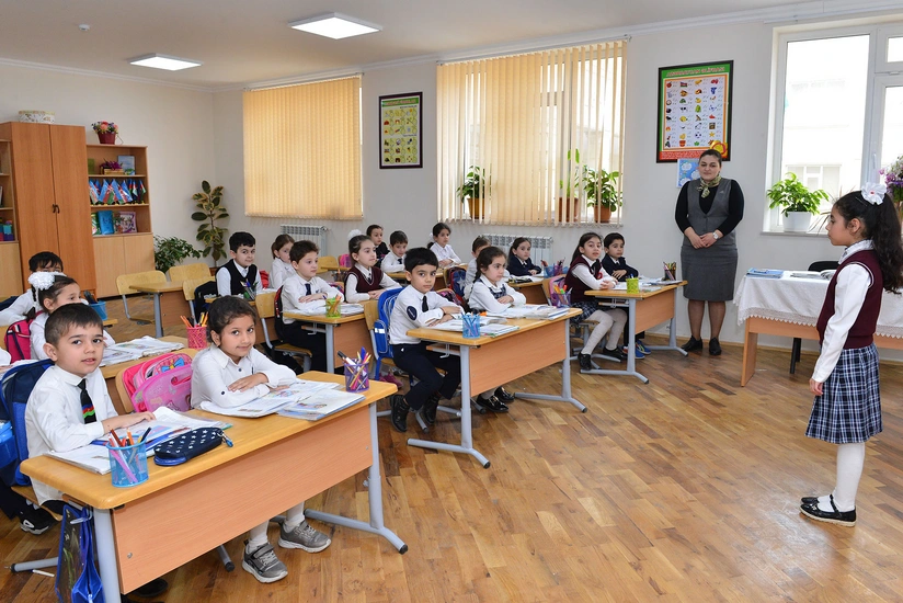 Təhsil sahəsində çalışan qadınların sayı açıqlandı