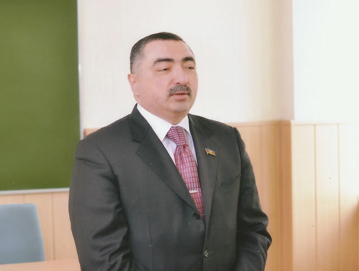 Millət vəkili fermerlərin əkib-becərdikləri meyvə-tərəvəzin satış problemlərindən danışıb