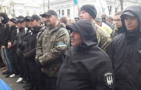 При столкновении у Рады пострадали около десяти митингующих - ОБНОВЛЕНО