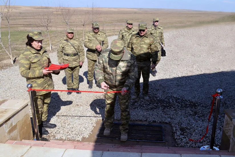 В прифронтовой зоне состоялось открытие нового учебного центра, здания штаба и солдатских казарм