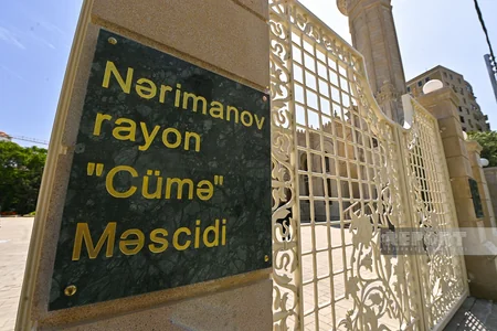 Nərimanovdakı “Cümə” məscidində təmirdən sonra ilk Cümə namazı qılınıb