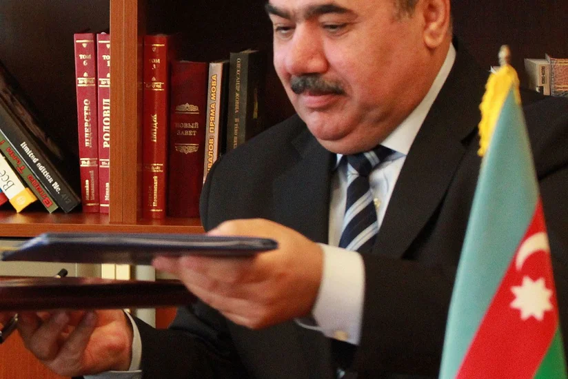 Arif Alışanov məhkəmənin təxirə salınmasını istəyib