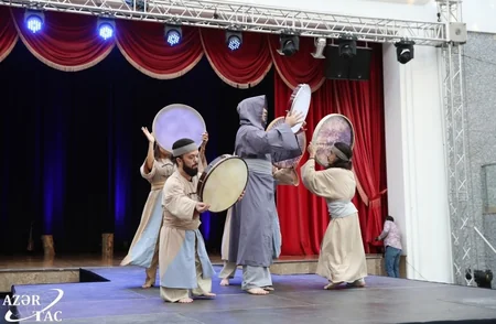 Heydər Əliyev Fondunun vitse-prezidenti “Nəsimi” antreprizasının təqdimatında iştirak edib