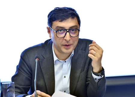 Fərid Qayıbov ötən ay beynəlxalq turnirlərdə medal qazanmış idmançılarla görüşüb