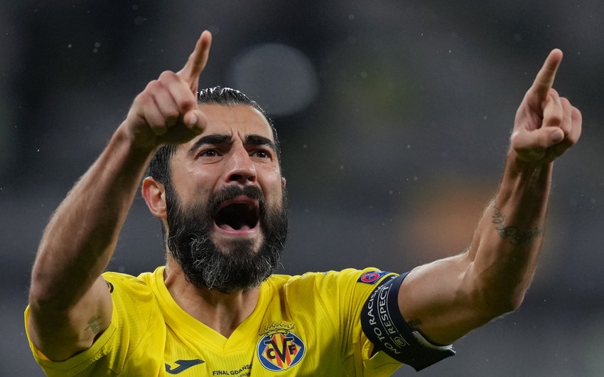 İspaniya klubu 38 yaşlı məşhur futbolçunun müqaviləsini uzadıb