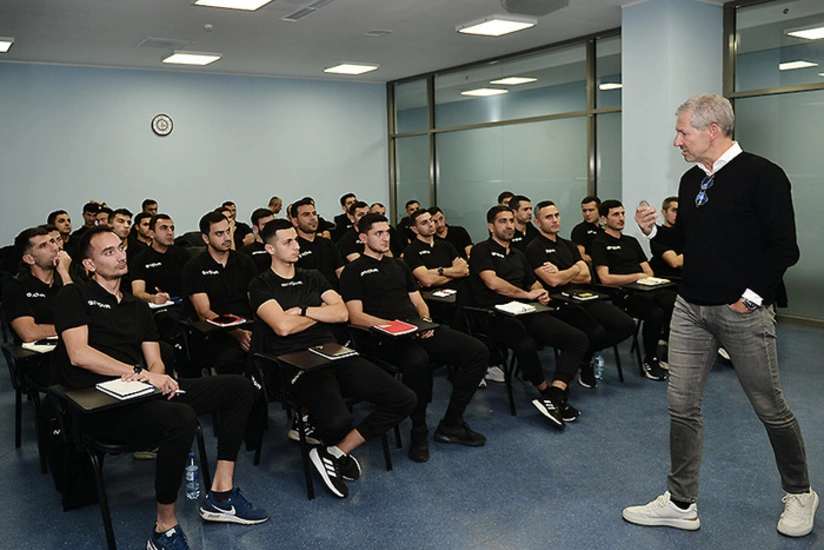 AFFA Premyer Liqa hakimləri üçün seminar keçirib