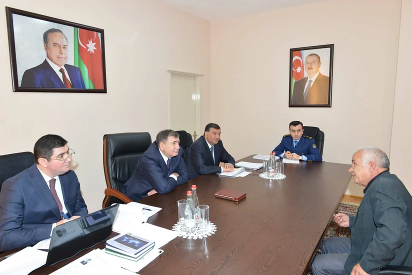 ​Vergilər naziri Biləsuvarda vətəndaşları qəbul edib