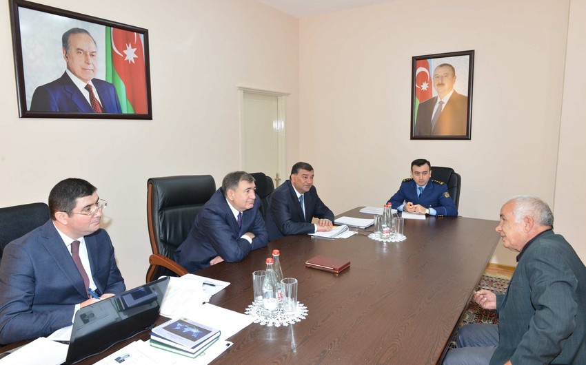 ​Vergilər naziri Biləsuvarda vətəndaşları qəbul edib