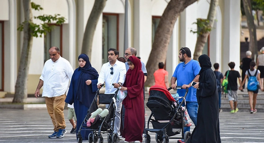 Əcnəbilərin Azərbaycanda müvəqqəti olma müddətinin uzadıldığı halların sayı artırılır
