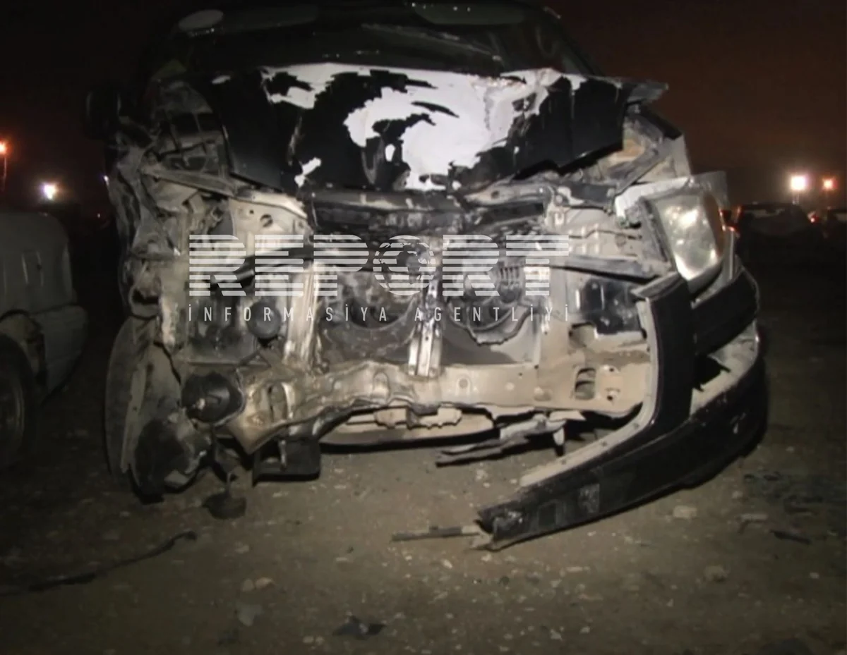 Salyanda minik avtomobili aşıb, 2 nəfər xəsarət alıb