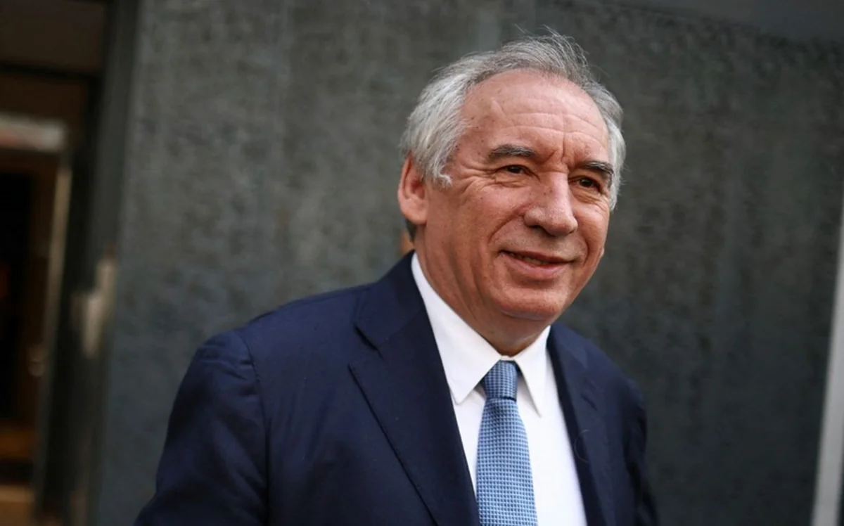 Fransanın baş naziri: Yenidən silahlanmamız digər sahələrə ziyan vurmamalıdır