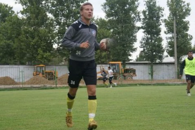 Azərbaycanda çıxış etmiş futbolçu ömürlük cəzalandırılıb