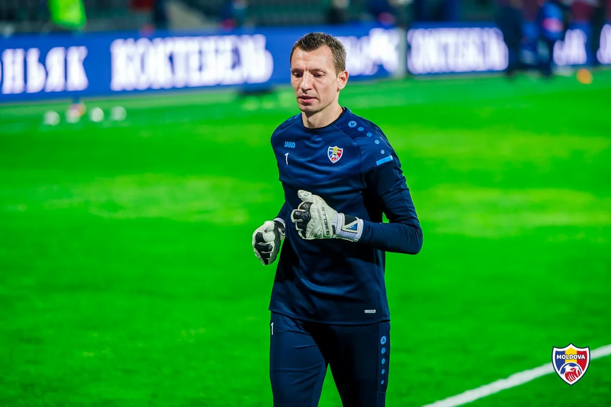 Keşlənin qapıçısı millidəki rekordundan danışdı