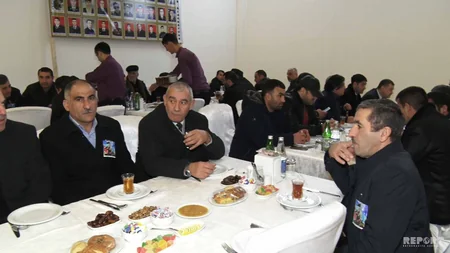 Mən atamı çox istəyirəm - şəhidin mərasimindən - REPORTAJ