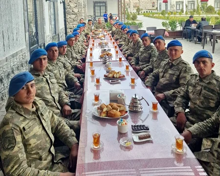 Dünya Azərbaycanlılarının Həmrəyliyi Günü və Yeni il münasibətilə Azərbaycan Ordusunda silsilə tədbirlər keçirilib