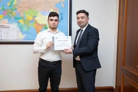 ‘’Azərbaycan Dəmir Yolları’’ QSC-də ADA Universitetinin 10 tələbəsinə sertifikatlar təqdim olunub