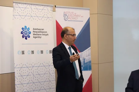 COP29-da iştirak edəcək ingilisdilli jurnalistlər üçün təlimlər başlayıb