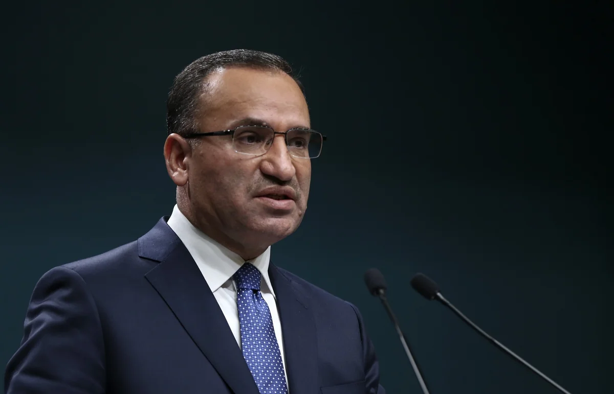Türkiyənin ədliyyə naziri: “Zəlzələdə dağılan binalara görə 134 nəfər məsuliyyətə cəlb olunub”