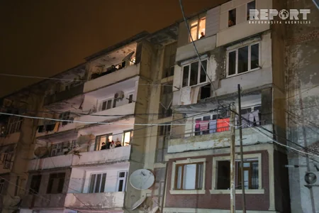 Bakıda özünü bıçaqlayaraq binadan yerə atmaq istəyən şəxs xilas edilib - FOTO - VİDEO - YENİLƏNİB