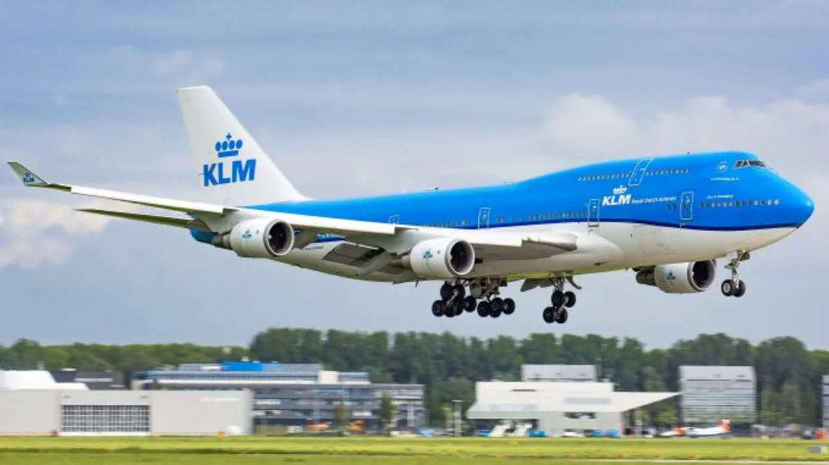 Niderlandın aviaşirkəti texniki nasazlıqlara görə Boeing 787in reyslərini ləğv edib