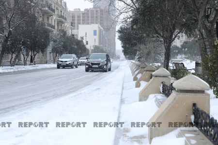 Qar ən çox uşaqları sevindirir... - VİDEO