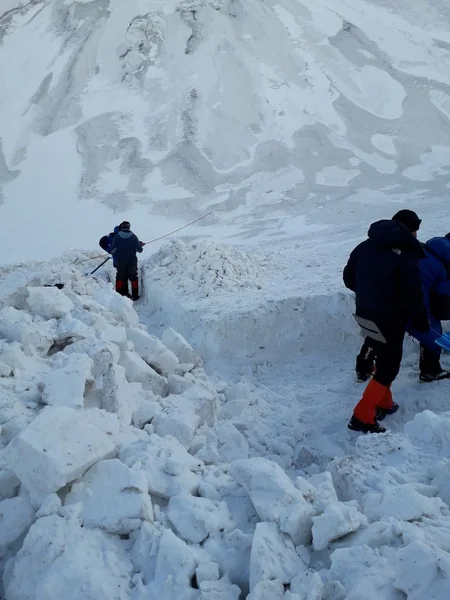 Qərargah: Hava şəraitinin kəskin pisləşməsi itkin düşmüş alpinistlərin axtarışlarını çətinləşdirib