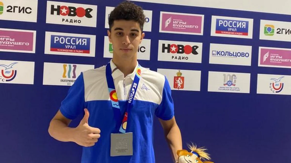 Azərbaycan üzgüçüsü beynəlxalq festivalda gümüş medal qazanıb