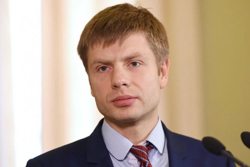 В Украине закрыли выезд за границу чиновникам и депутатам без санкции офиса президента