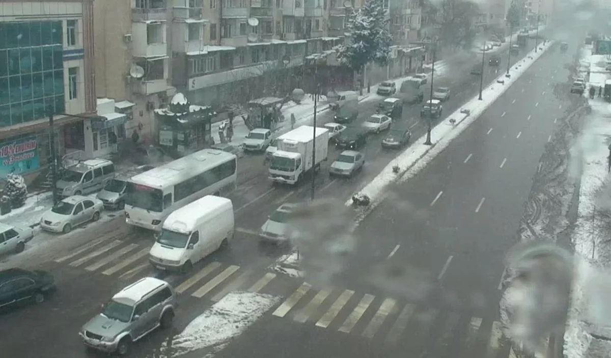 BNA: Bakıda nəqliyyat vasitələrinin hərəkətində müşahidə edilən sıxlıq aradan qaldırılıb