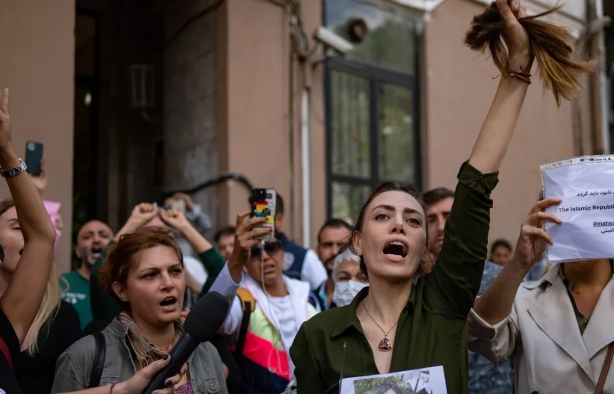 Силовики разогнали акции протеста в Тегеране и других городах Ирана