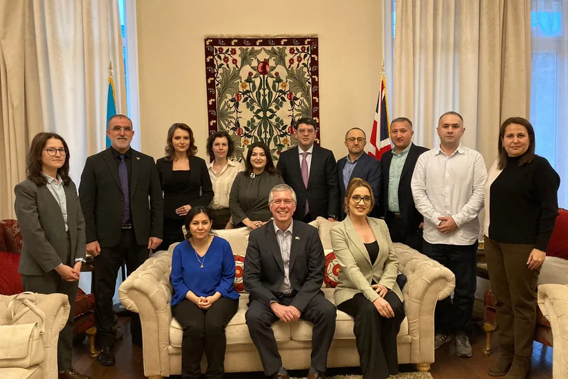 Britaniya səfiri bir qrup azərbaycanlı jurnalistlə görüşüb