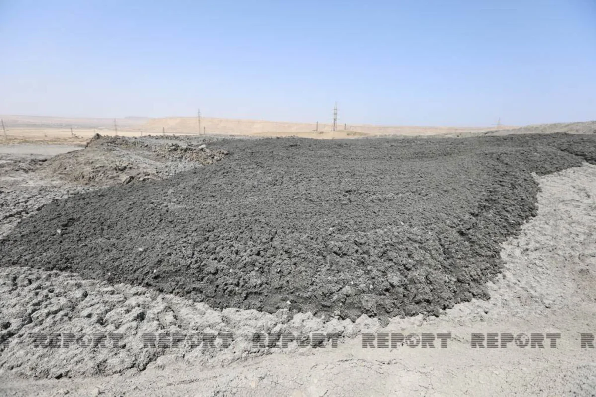 Bakıda vulkan püskürməsi - FOTOREPORTAJ