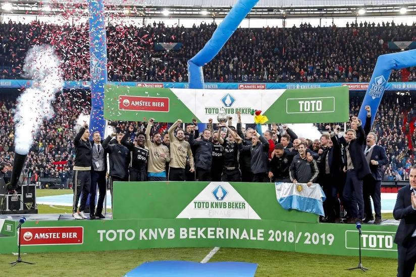 Ayaks futbol üzrə Niderland Kubokunun qalibi olub