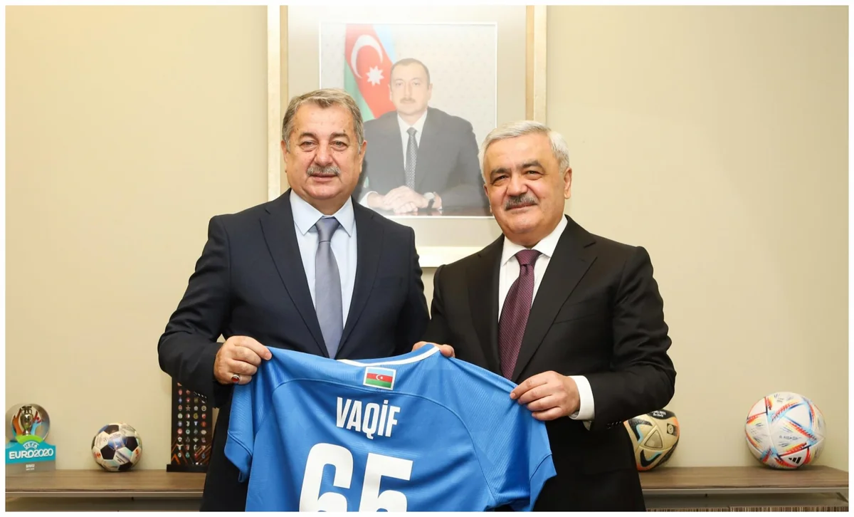 Президент АФФА поздравил Вагифа Садыгова