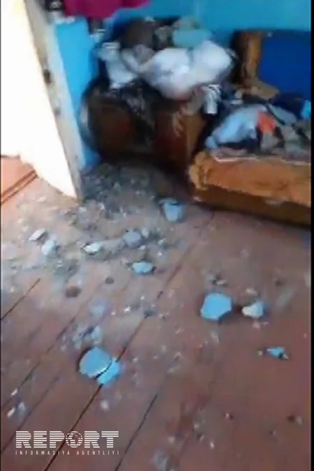 Lerikdə zəlzələ nəticəsində köhnə tikililərdə çatlar yaranıb - FOTO