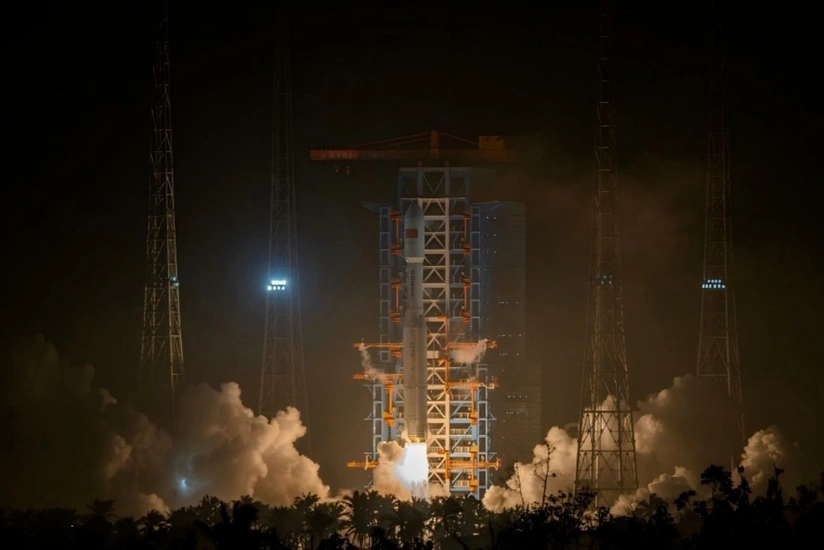 Çin 18 qütb orbitli rabitə peykini uğurla işə salıb