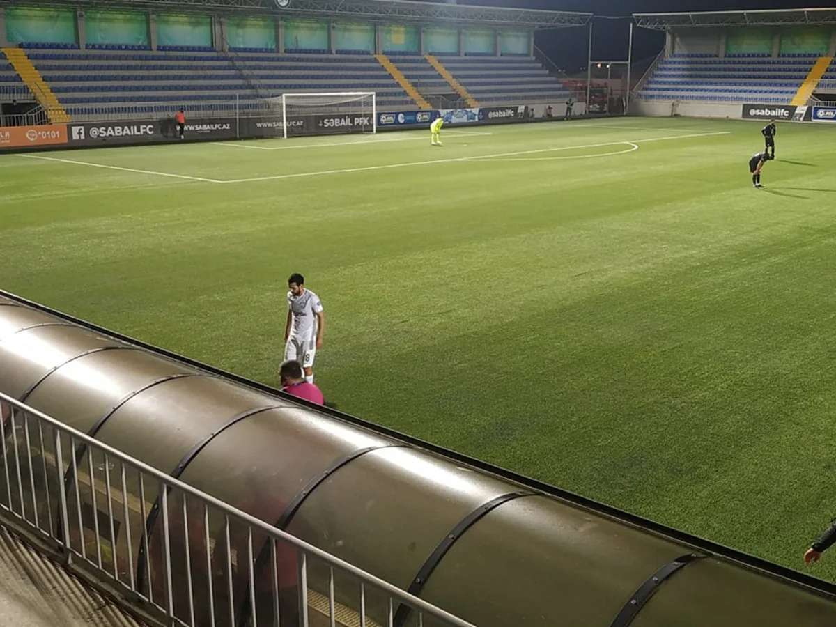 Neftçinin kapitanı zədələndi, gənc futbolçusu debüt etdi