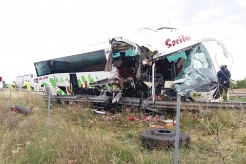 Bus crash in Spain kills 2, injures 16